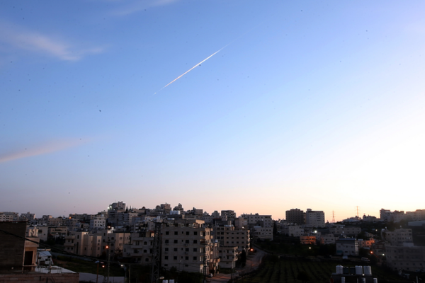 Houthi Missile Strike on Israel Escalates Regional Tensions 🌍💥