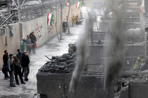 Iran Claims Strikes on US Bases as Tensions Soar 🌍✈️