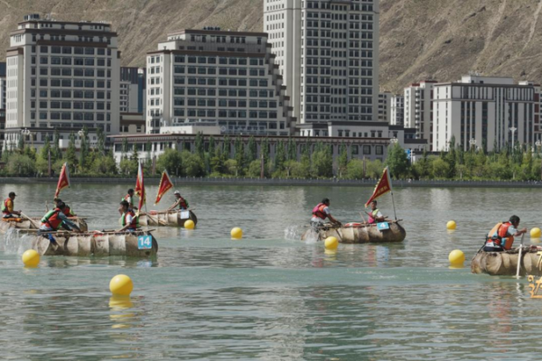 Ancient Meets Modern: Tibet's Dragon Boat Festival Blends Tradition & Innovation 🐉🏔️