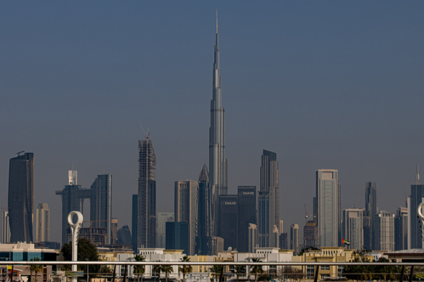 UAE Halts Stock Trading Amid Regional Tensions 📉🚨