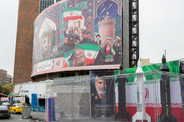 Iran's IRGC Blocks US-Allied Ships in Strait of Hormuz 🌊✋