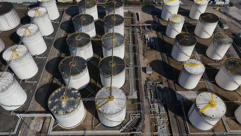 Middle East Tensions Fuel Global Supply Chain Chaos 🌍⚡