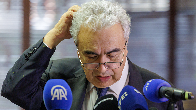 IEA Nations Unite in Historic 400M Barrel Oil Release 🌍⛽