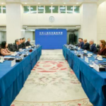 30RKOUJTKHTEAA13QBMC - 🌍NewspaperAmigo – Your Global News Buddy 🗞️ Apple CEO Tim Cook, China’s Commerce Minister Discuss Trade Ties 🌏🤝