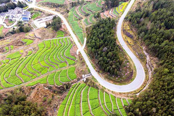 China’s Poverty Eradication Wins Global Praise 🌍✨