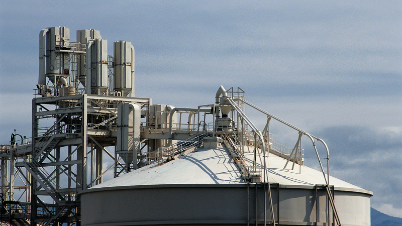 4GB6O5Q9ZA4RBVZLFKHE - 🌍NewspaperAmigo – Your Global News Buddy 🗞️ Middle East Tensions Fuel Aluminum Price Surge 🌍⚡