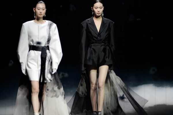 Xiong Ying Stuns with 'Xu Luo' at China Fashion Week 2026 🌸✨ video poster