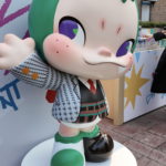 8ZWAXMUMSNM1B93AN2DV - 🌍NewspaperAmigo – Your Global News Buddy 🗞️ Art Toys & Fashion Fuel 2026’s Creative Revolution 🎨👗 video poster