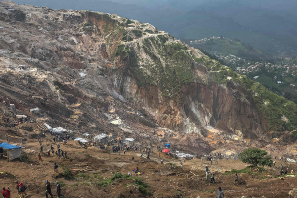 🌍 Tragedy Strikes DR Congo: Over 200 Dead in Coltan Mine Landslide ⚠️