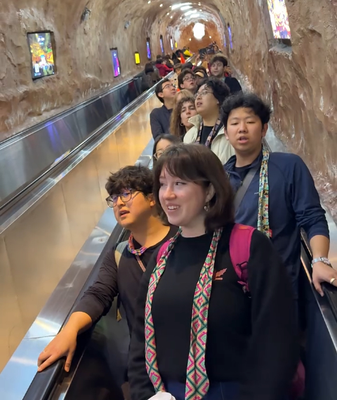 🎵 Yale Students Serenade Zhangjiajie with 'Jasmine Flower' 🌄 video poster