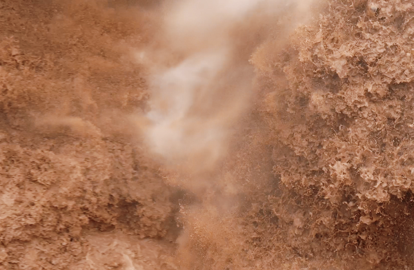 Yellow River's Great Flush: Qingtong Gorge Dam Battles Silt in 2026 🌊💪 video poster