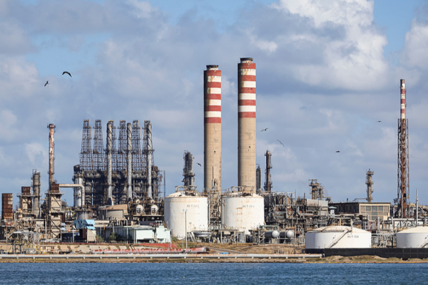 US Eases Venezuela Sanctions to Tackle Global Price Hikes 🌍⛽