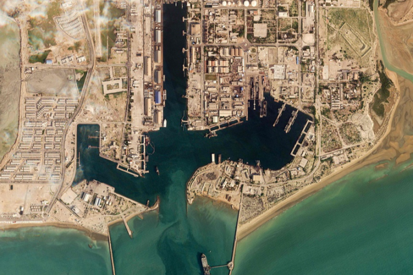 Iran Strikes Oil Tanker in Strait of Hormuz Amid Rising Tensions 🌊💥