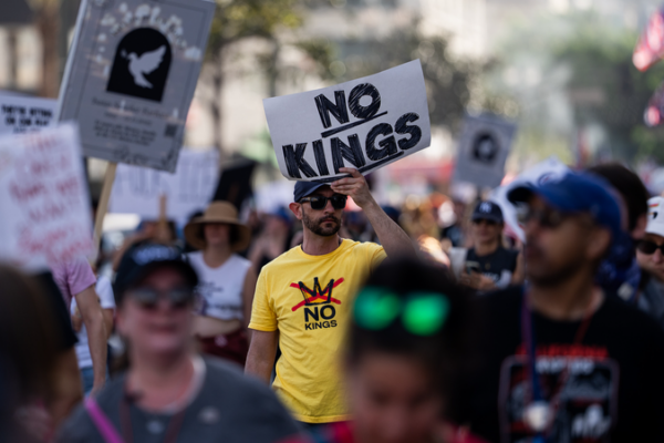 Millions March in 'No Kings' Protests Against US Policies 🌎✊