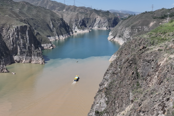 Nature’s ‘Two-Flavor Hot Pot’ Stuns in China’s Gansu 🌊🔥 video poster