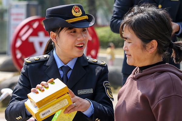 China_Cracks_Down_on_Counterfeit_Goods__Over_18_000_Prosecuted_in_2025