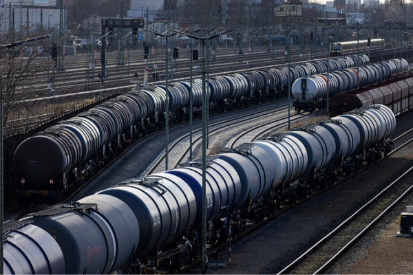 Global Economy Reels as Strait of Hormuz Closure Sparks Price Surges 🌍⛽💥