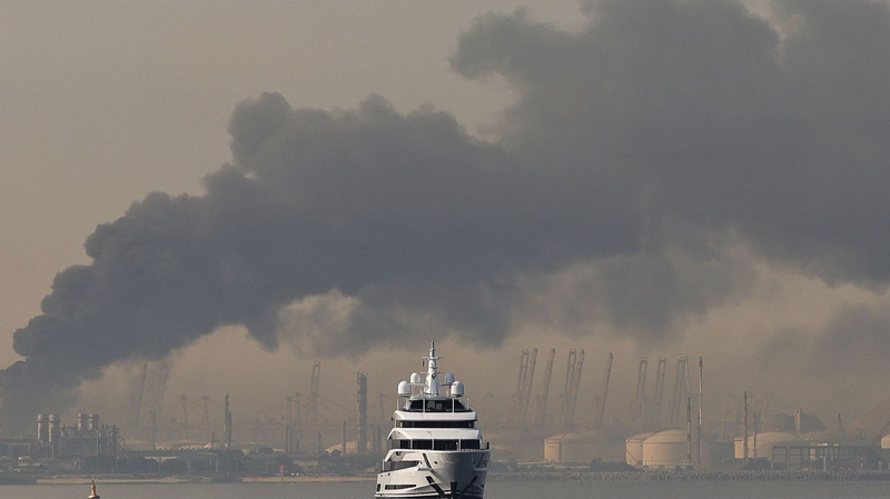 Iran Conflict Ignites Hormuz Crisis, Shakes Global Markets 🌍🔥