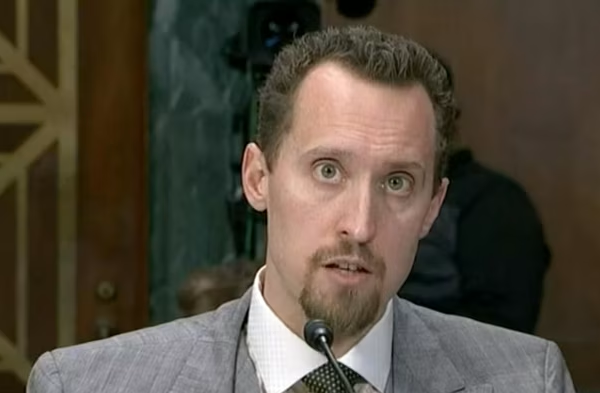 Trump Ally Warns US Economy Can’t Handle $100 Oil Amid Iran Tensions