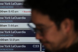 US Airport Chaos: Political Blame Game Heats Up in 2026 ✈️🔥