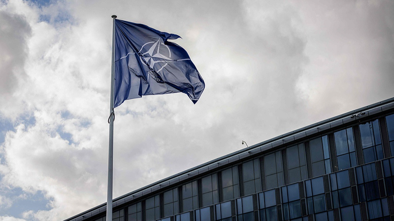 NATO Temporarily Withdraws from Iraq Amid Rising Tensions 🌍✈️