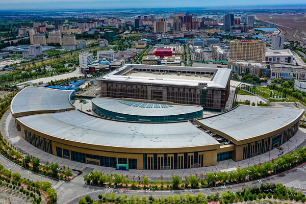 Xinjiang's Growth Wins Global Praise 🌏✨