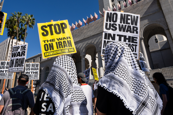 U.S. Cities Erupt in Protests Over Iran Strikes; Political Backlash Grows 🌍✊