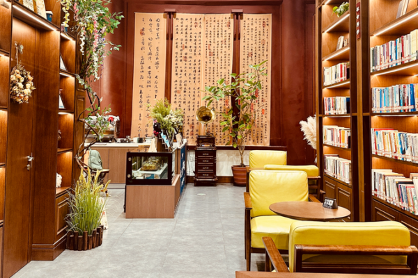 Historic Zhaomingtai Blends Books, Coffee & Tang Dynasty Vibes 🏯📖☕