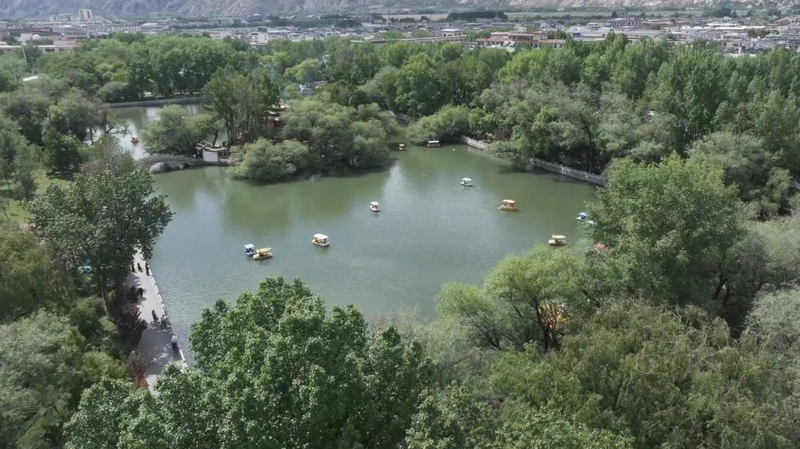 Lhasa’s Zongjiao Lukang Park Blends History & Modern Vibes 🏯✨