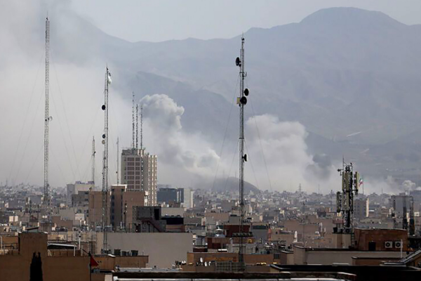 Israel Takes Lead in Iran Strikes, U.S. Backs: Expert Analysis 🚨✈️