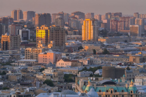 500 Russians Evacuated from Iran via Azerbaijan Amid Tensions 🌍✈️