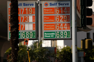 U.S. Taps Strategic Oil Reserves to Curb Soaring Gas Prices 🛢️💸