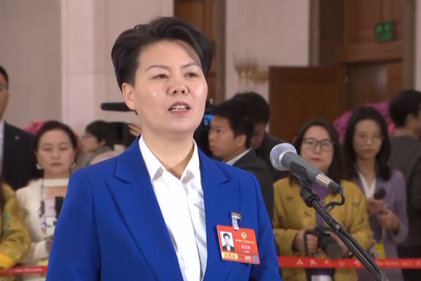 From Poverty to Prosperity: How a Chinese Village Transformed Its Future 🌱💼