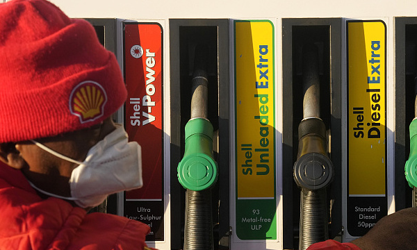 South Africa Urges Calm Amid Fuel Panic: No Shortage, Prices Set to Rise 🚗💨