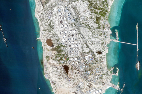 Iran Vows to Mine Gulf Routes if Coasts Face Attack 🌊💣