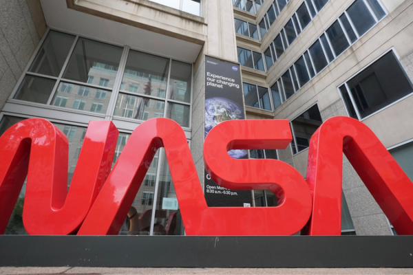 NASA_Shifts_Lunar_Strategy__Pauses_Gateway__Accelerates_Moon_Missions