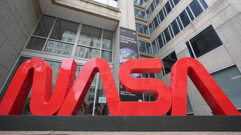 NASA_Shifts_Lunar_Strategy__Pauses_Gateway__Accelerates_Moon_Missions