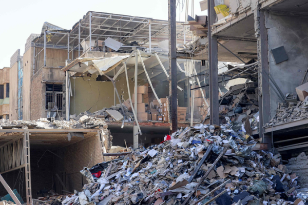 Middle East Crisis Escalates: Civilian Toll Rises, Aid Blocked 🌍💔