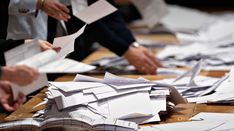 Denmark's Election Deadlock: Social Democrats Lead, No Majority in Sight 🗳️🇩🇰