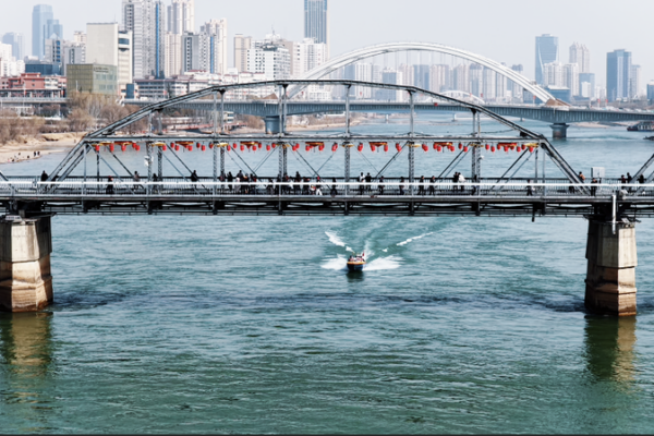 Yellow River Goes Green: Lanzhou's Emerald Surprise 🌊💚 video poster