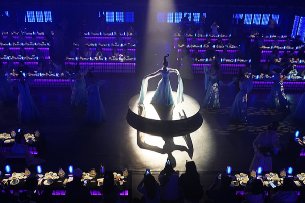 Kaifeng’s Immersive Tourism Blends History & Tech 🏯✨