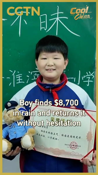 Hero Kid Returns $8,700 Found in Rain 🌧️💸 video poster