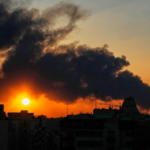 RJTYYGQVAMWB8HWYFH6F - 🌍NewspaperAmigo – Your Global News Buddy 🗞️ Iran Crisis Escalates: Global Powers Urge Dialogue Over Force 🌍⚡