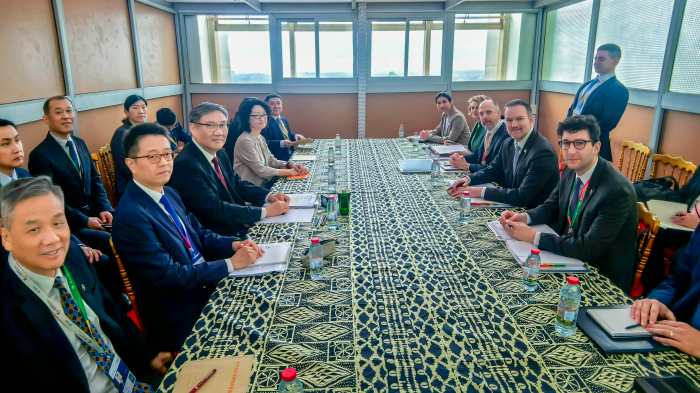 SP2JQ3ZM4YN11H2R84PZ - 🌍NewspaperAmigo – Your Global News Buddy 🗞️ China Urges US to Ditch 'Vicious' Competition, Focus on Trade Wins 🌏🤝