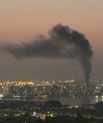 Dubai Skyline Shrouded in Smoke Amid Rising Middle East Tensions 🌍🔥 video poster
