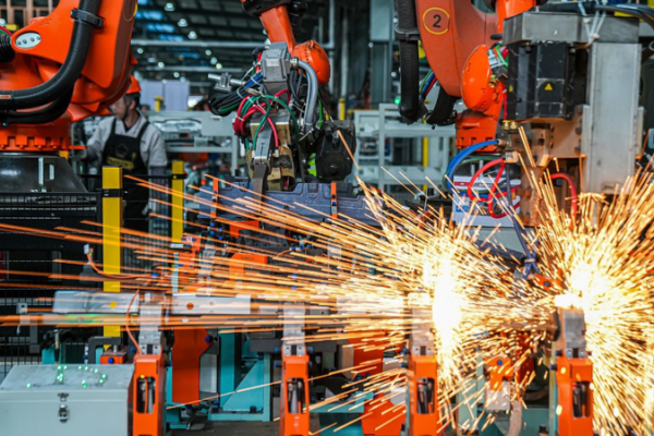 🚗 China's NEV Boom: Smart Factories Drive Global Green Shift 🌱