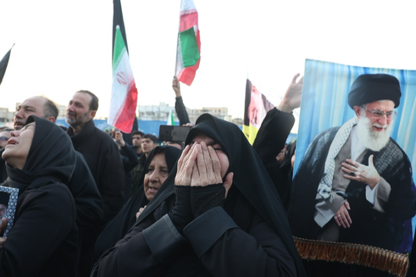 Iran in Turmoil: Leadership Crisis & Hormuz Closure Shake Global Markets 🌍⚡