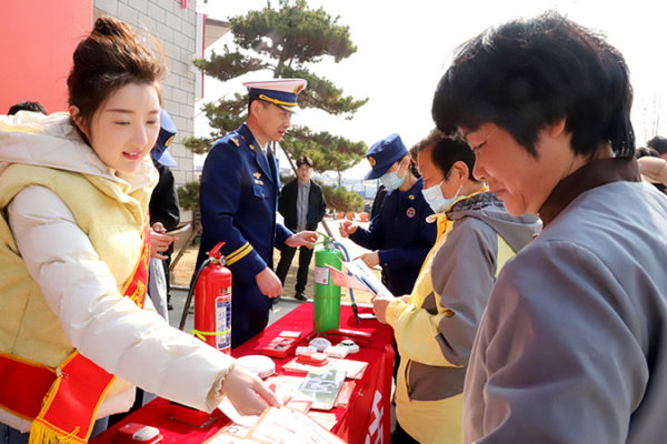 China Boosts Social Work Sector with New Talent Guidelines 🌱👥