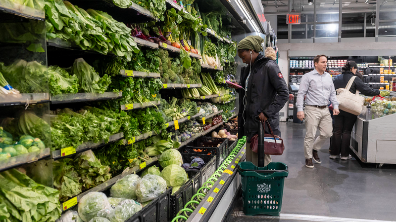 W7CCPL2P2CCABBFMWB74 - 🌍NewspaperAmigo – Your Global News Buddy 🗞️ US Fuel Prices Soar as Middle East Tensions Escalate 🚨⛽