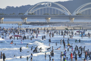 Hainan's Tourism Booms 100 Days Into Customs Revamp 🌴✈️ video poster